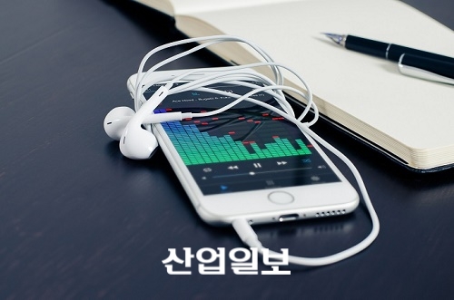 스마트폰 성장세 꺾이고 중저가 시장 대두