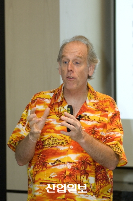 데이터 ‘잘 활용하는 기업 vs 잘 활용할 기업 vs 중단한 기업’