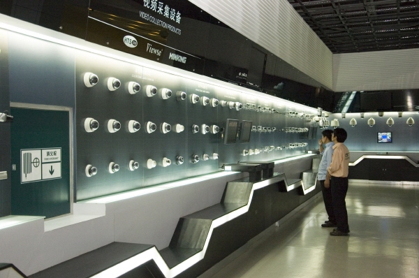 베트남 ‘노동집약형’, 中 ‘첨단·고부가가치 산업기지’ 재편