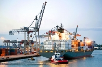 효자산업 반도체 하향세 ‘주춤’, 수출입 ‘맑음’