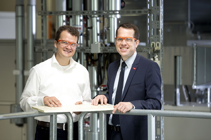 고성능 단열재 슬렌타이트® 시험생산 성공