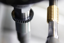 초정밀 웜의 최단 싸이클타임, 스카이빙 기술 적용