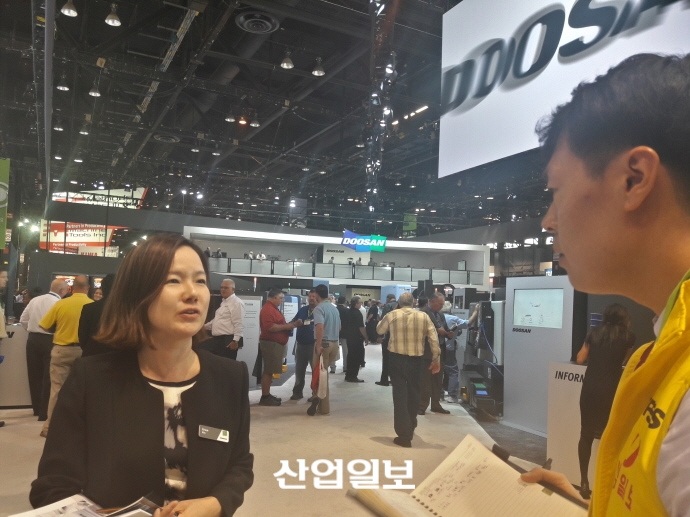 [IMTS 2016] 미국 바이어들 매료시킨 두산공작기계