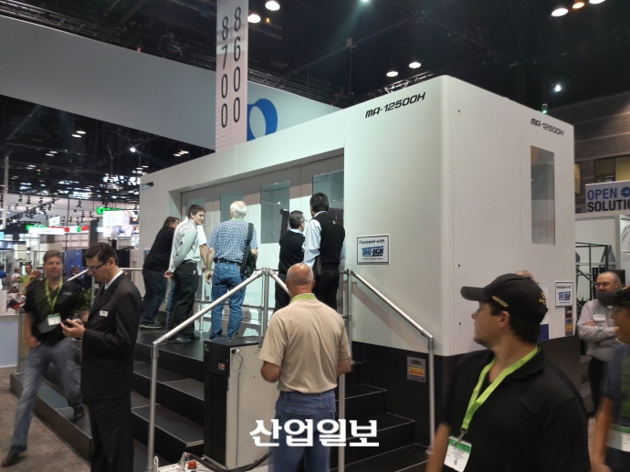 [IMTS 2016 포토] 오쿠마, 수평형 머시닝센터 새로운 장 열다