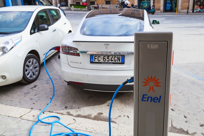 전기차 업체들, 리튬 시장 경쟁 치열해져