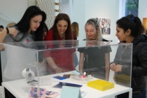 국내 아트 콜라보 제품 유럽시장 ‘노크’