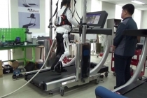 환자 상태 맞춰 움직이는 재활 로봇 ‘뉴렉스’