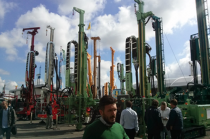 지역 로컬 전시회에도 바이어는 ‘북적’