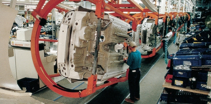 자동차 제조 운영 개선 추진하는 MES