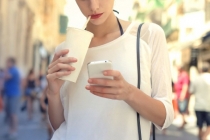 보행 중 스마트폰 사용으로 인한 사고 증가