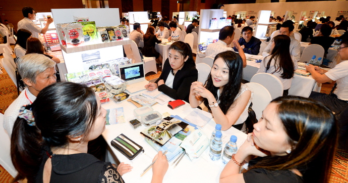 한국 프리미엄 제품으로 사로잡은 ‘포스트 차이나’ 베트남