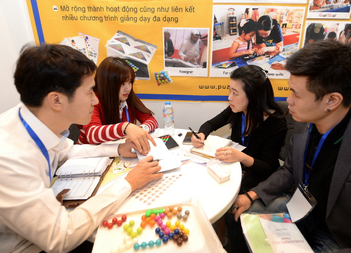 하노이 한국상품전에 쏟아진 해외바이어들의 관심