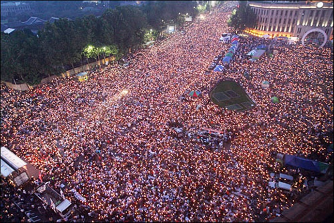 한국 정치, 경제 성장 발목 잡는다