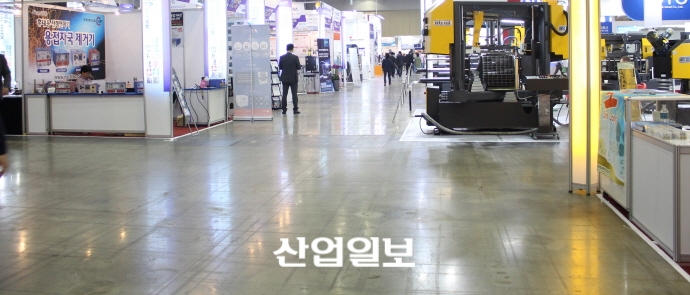 “전시회 전문가는 있었지만 산업전문가는 없었다”