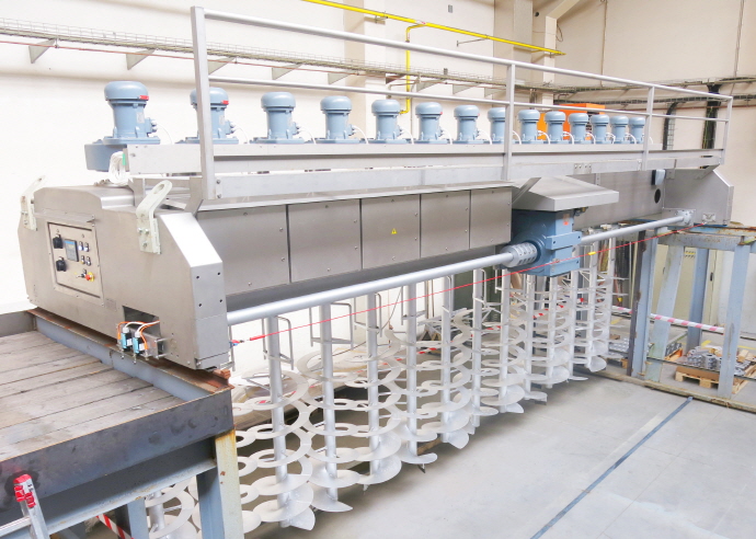 [Tech Trends] 공장자동화 도입 이전 '힘든 육체 노동 시간' 보내