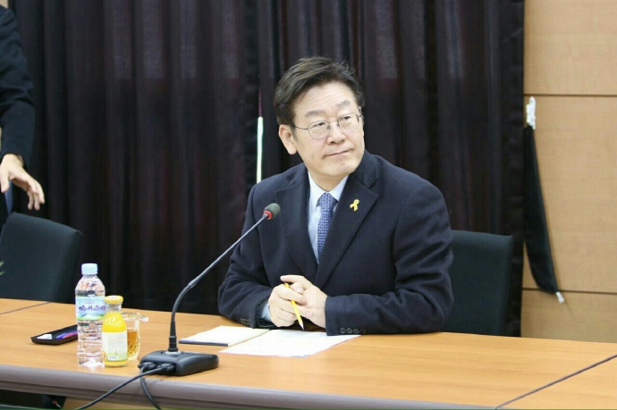 “현대중공업 군산조선소 가동중단 재검토해야”