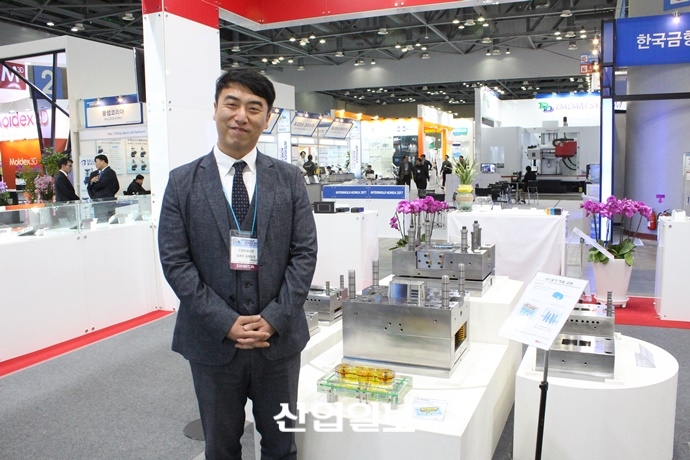 [인터몰드 2017] 신영프레시젼, 독보적인 기술력을 선보이다