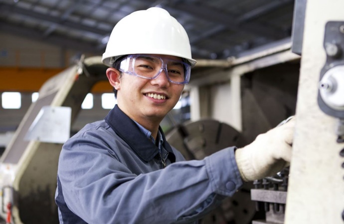 [기자수첩] 금형산업 발전 엔지니어 나이양극화 먼저 해결해야