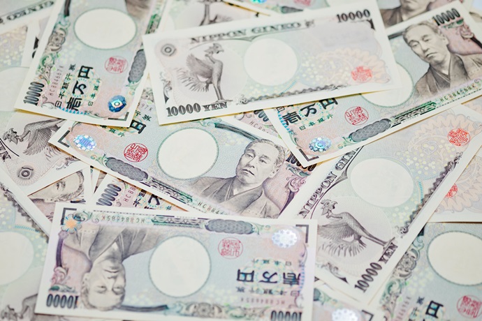 달러-엔, 110엔 대까지 하락…원-엔은 10원 가까이 올라