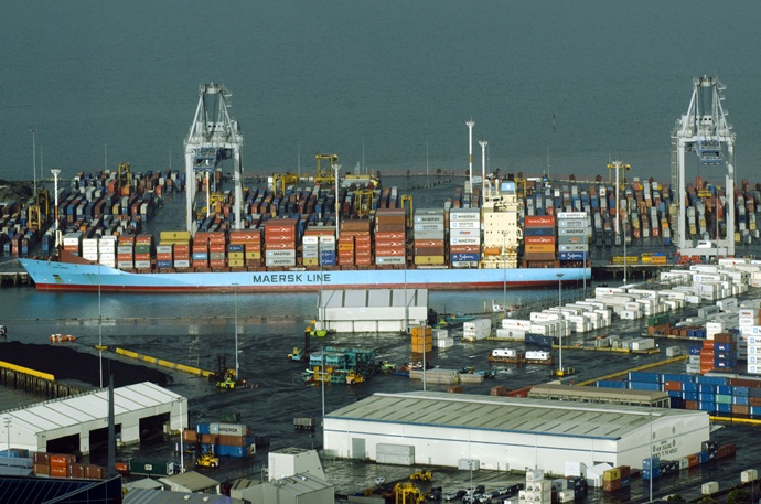 국내 기업은 ‘나가고’, 해외 기업은 ‘눈길 안주고’