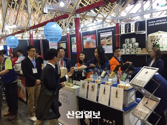 [포토뉴스] ‘SEOUL FOOD 2017’에서 선보인 일본 현지의 맛··· 소비자 마음 사로잡아