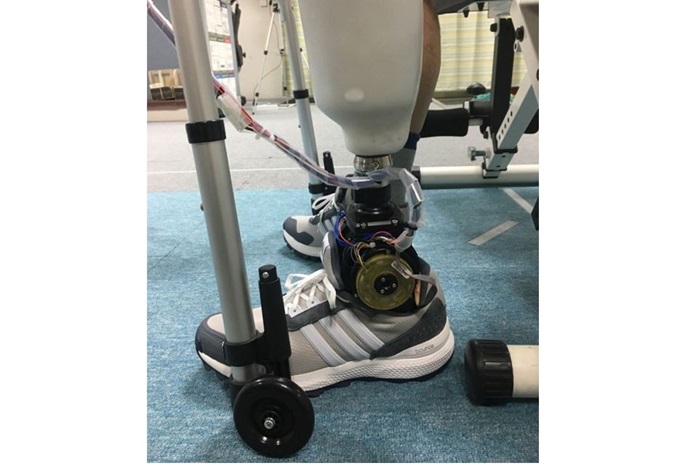 [Robot] 국내 기술로 개발된 '스마트 로봇의족’ 상용화 눈 앞