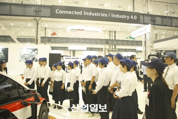 [포토뉴스] DMG MORI, 연이은 외부 손님들 발길에 '성공예감'