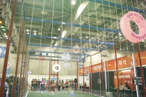 [포토뉴스] 하늘을 가르는 드론들, 한골이라도 더 넣기 위한 부지런한 날개짓