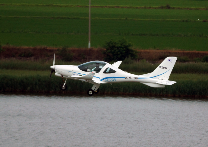 국토부 개발 명품 2인승 경량항공기, 하늘을 날다