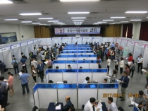 중장년층 위한 일자리 박람회 개최, 현장 면접