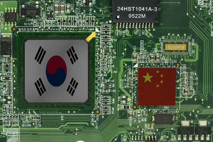 반도체 연간 900억 달러 수출 눈앞…중국 추격에 대응 요구