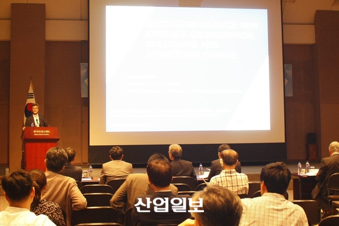 4차 산업혁명 시대, 글로벌 생산네트워크 업그레이드 통해 혁신 이끈다