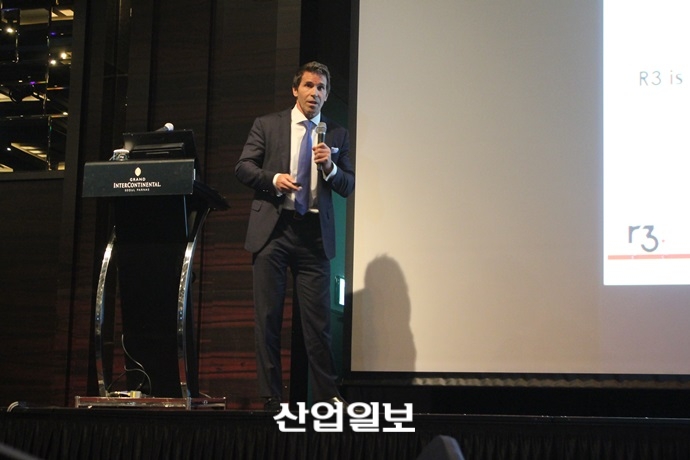 대형 IT업체에 독식되던 ‘데이터’, 블록체인으로 공정한 배분 가능해지나