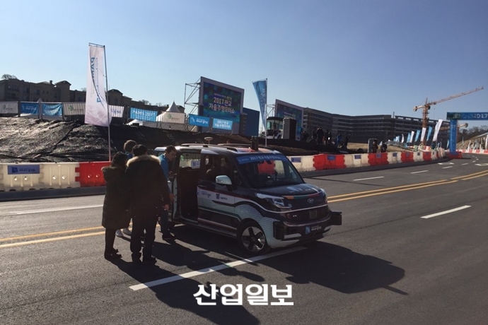 [포토뉴스] 2017 판교 자율주행모터쇼, 운전자 없이 움직이는 자율주행차 신기해요