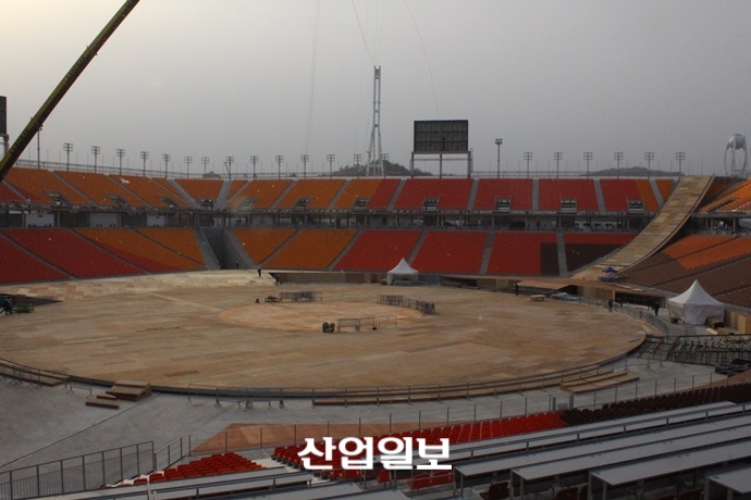 [D-78…지금 평창은 ①] 천장 없는 개·폐회식장에 ‘한파주의보’