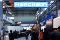 화천그룹, 'DEEP & WIDE 2017'에서 스마트머신·5축 가공기 기술 선보여