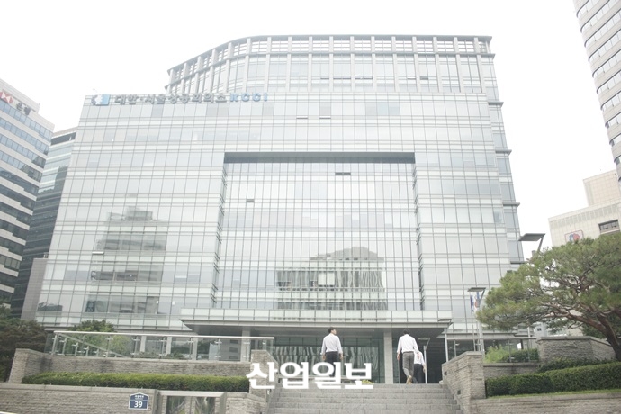 국민들, 기업 보는 눈길 달라졌다…기업호감지수 8%P 상승