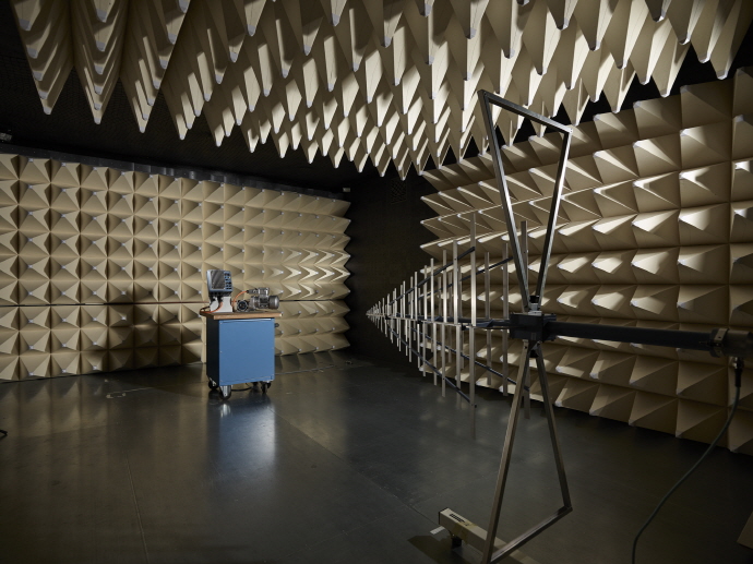 EMC 호환 드라이브 전자장치 개발