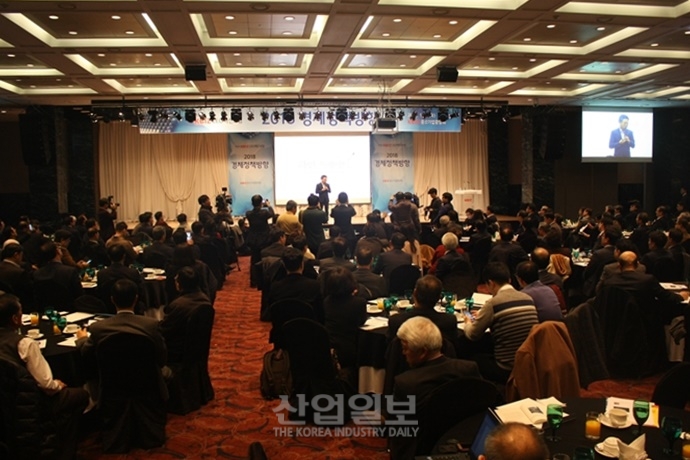 김동연 부총리 “최저임금 상승, 3조 원 규모 정부지원으로 연착륙 시킨다”