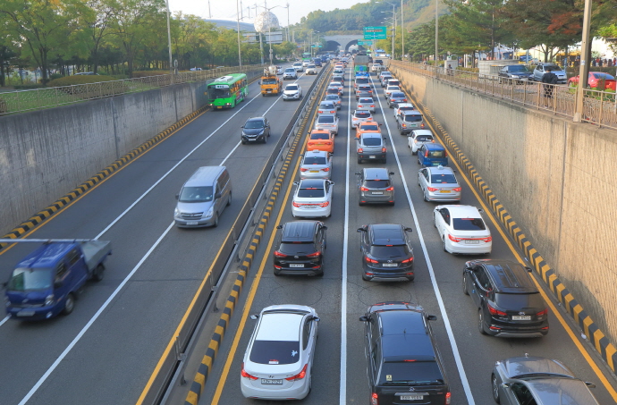 설 연휴 귀성·귀경길 고속도로와 우회도로 어디로 갈까