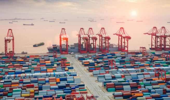 환율 변동성 확대·기저효과 약화·수출 잔량 감소로 수출 감소