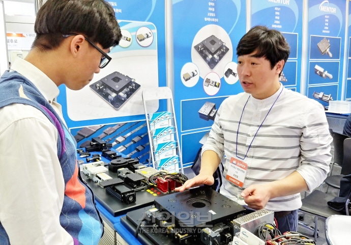 [오토메이션월드 2018] 멘토티앤씨, 정밀 스테이지·베어링 제품 전시