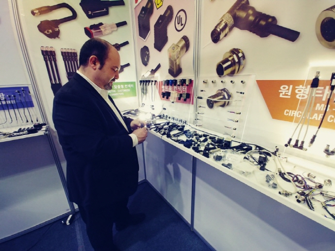 [오토메이션월드 2018] 한국의 산업용 커넥터 시장 진출할 거에요