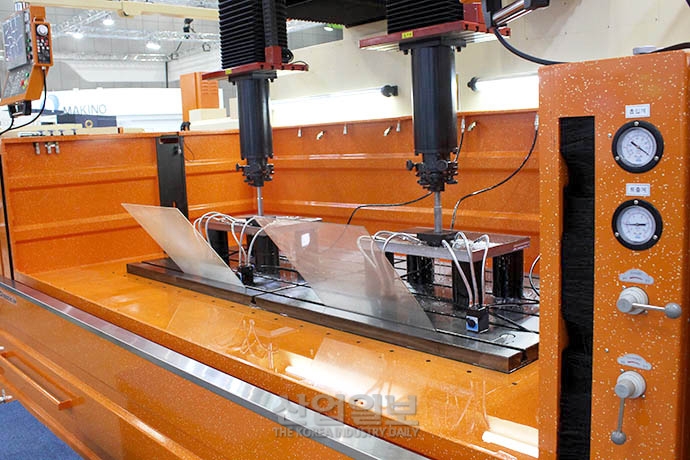 [심토스(SIMTOS) 2018] 2개의 헤드, 두배 빨라진 가공 능력 ‘생산성up’