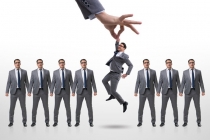 낮아져만 가는 노동생산성, 해법은 규제완화에서 찾아야