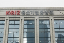 공휴일 유급휴일화, 인건비 8.3% 늘어난다