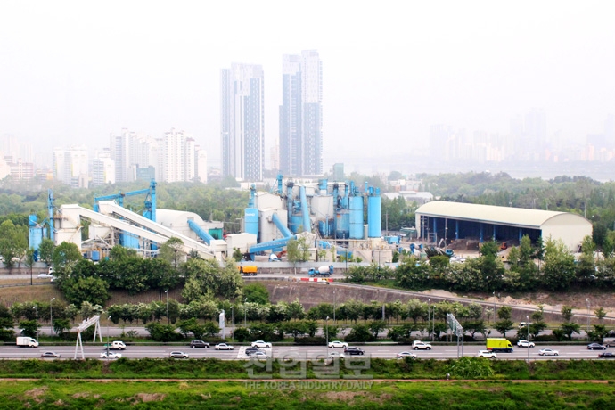 [사진으로 보는 산업뉴스] 철거 및 이전 확정된 성수동 삼표레미콘 공장