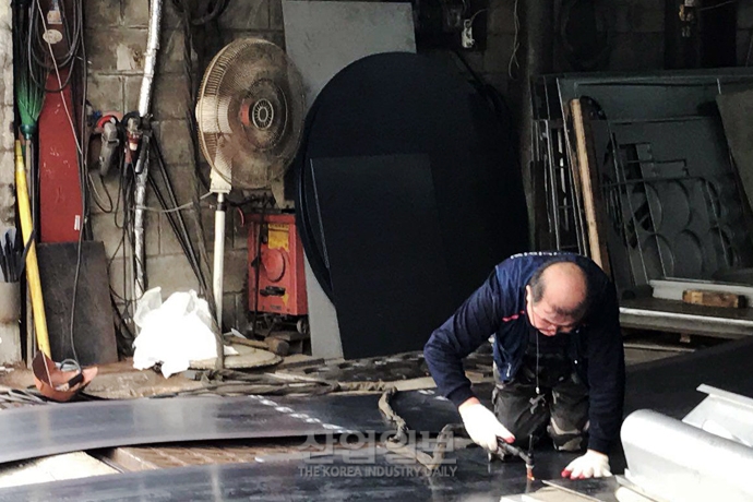 [사진으로 보는 산업뉴스] 문래동 철강거리를 지키는 철공소
