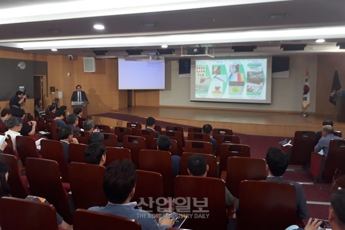 4차 산업혁명 핵심 기술인 유연인쇄전자, 표준 선점이 과제