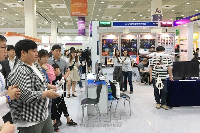 [청년IT인재를 만나다①] 프로세스, 모듈, 카메라…분야는 달라도 치열하게 연구한다